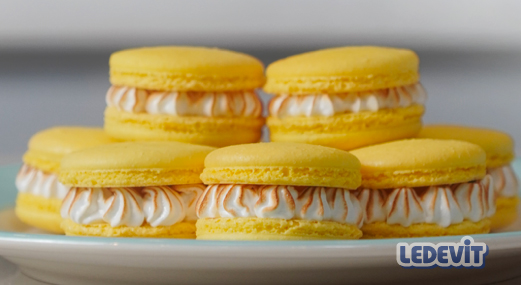 Macaron Lemon Pie