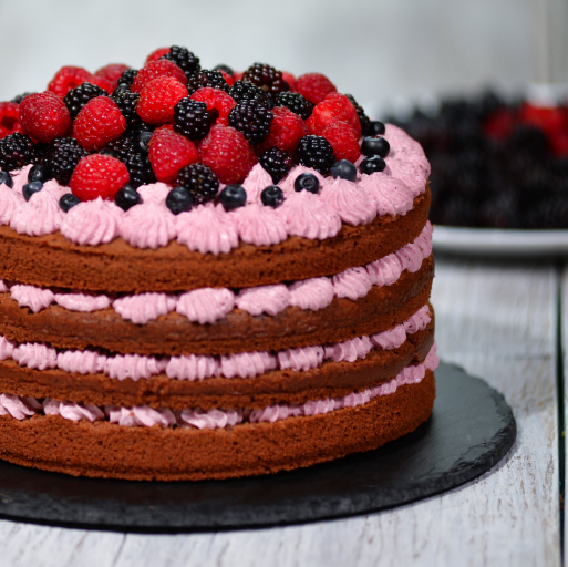 Naked cake con ganache de frutilla 