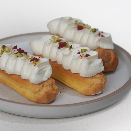 Eclairs con crema diplomata